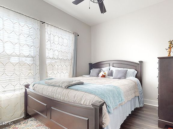 5th image of 395 DANIEL PARK Circle