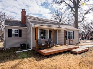 5915 Hardy St, Overland Park, KS 66202