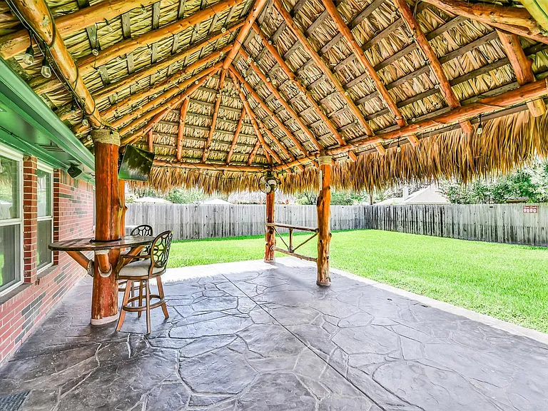 515 Valley Dr — Photo 23