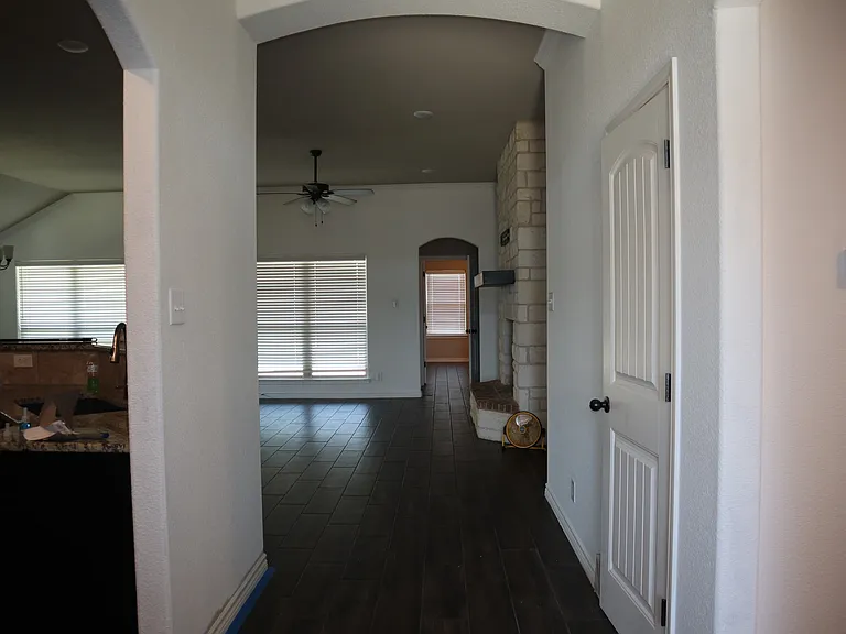 5207 Colina Dr — Photo 3