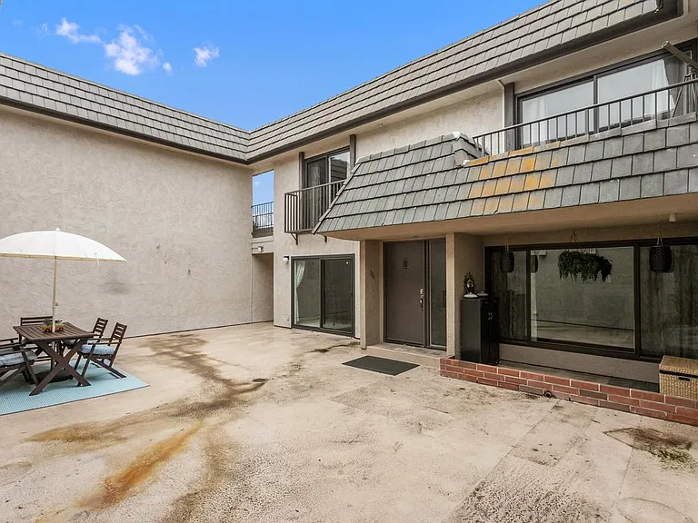 784 S Sierra Ave — Photo 31