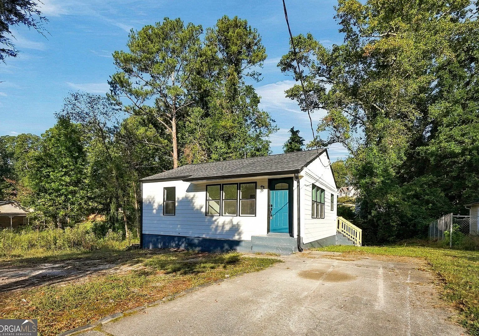 2 bed, 1.0 bath, 696 sqft, $1,600 — Photo 1