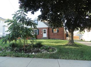 626 Union St, Hartford, WI 53027