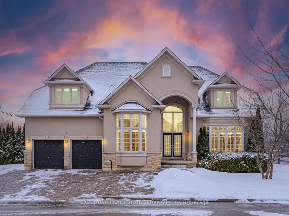 4 Berkshire Pl, Hamilton, ON L9K 0A9