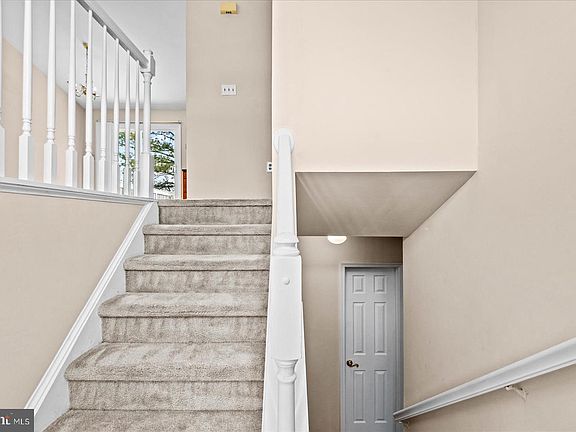 5th image of 8811 Henly Ct