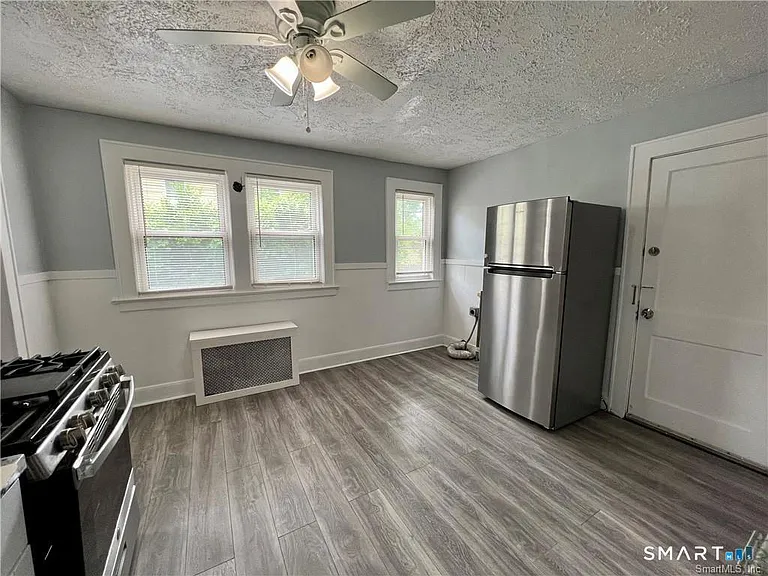 1105 Hillside Ave — Photo 8