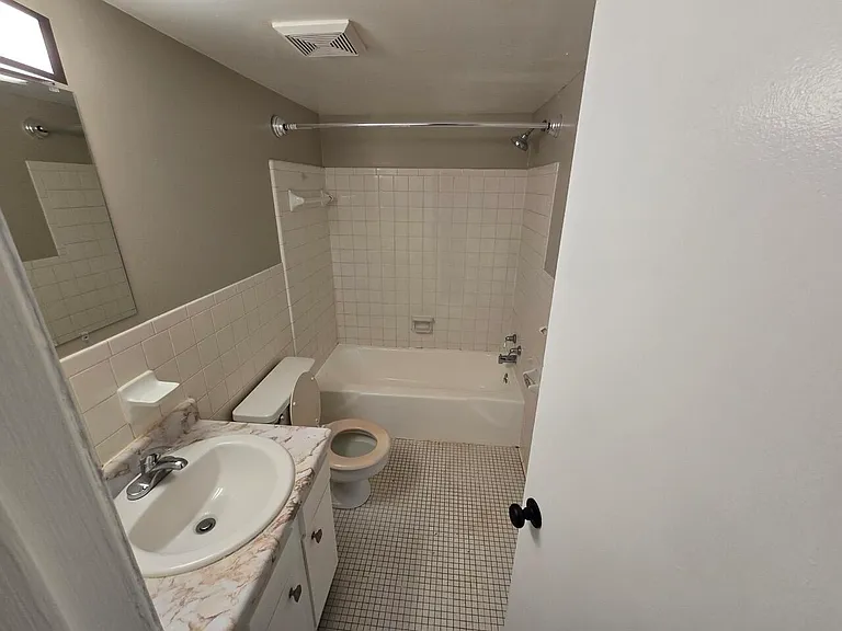 726 Townside Rd SW #10 — Photo 7