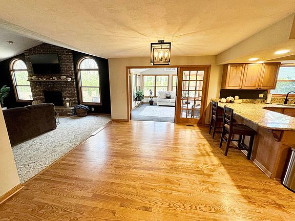 5th image of 3558 Burlwood Dr