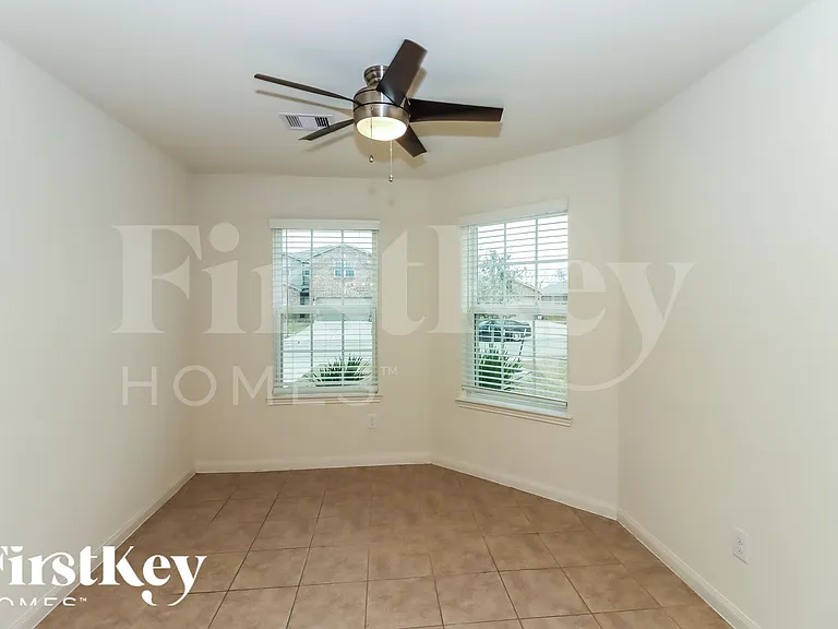 2301 Starboard Sail Dr — Photo 6