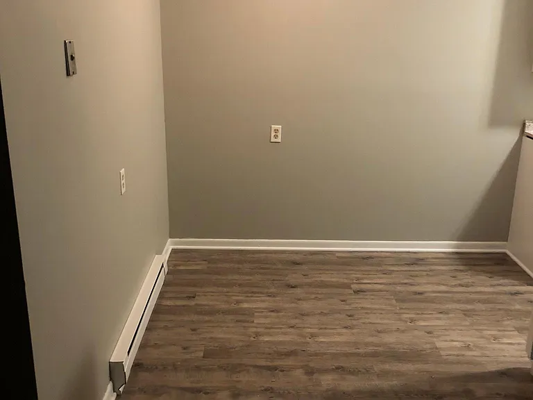 1001 W North St #8 — Photo 1