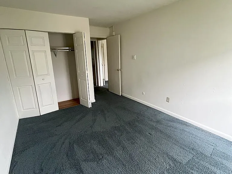 University Park Apartments near Cornell University — Photo 337