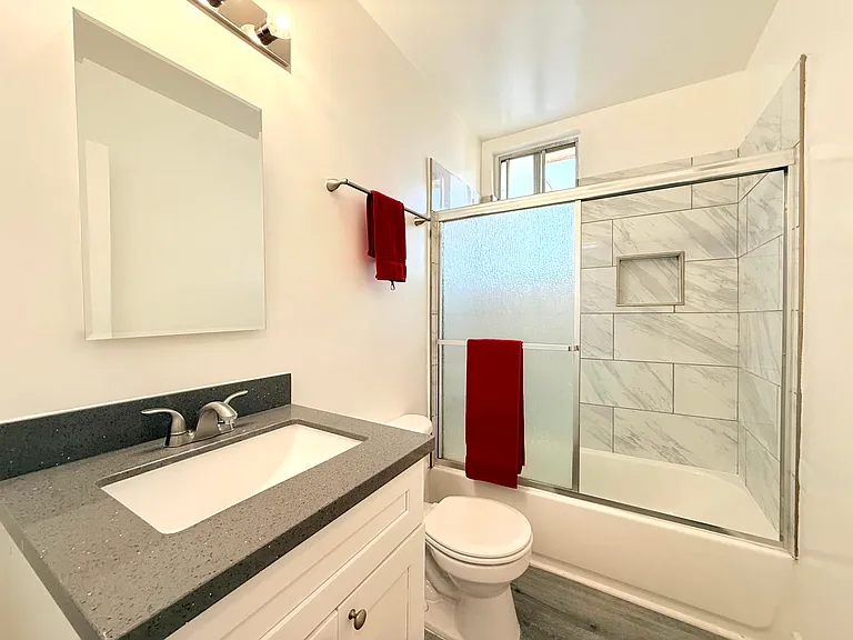 1029 N. Ardmore Avenue — Photo 14