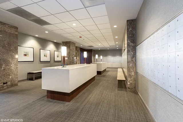 655 W Irving Park Rd #4910 — Photo 11