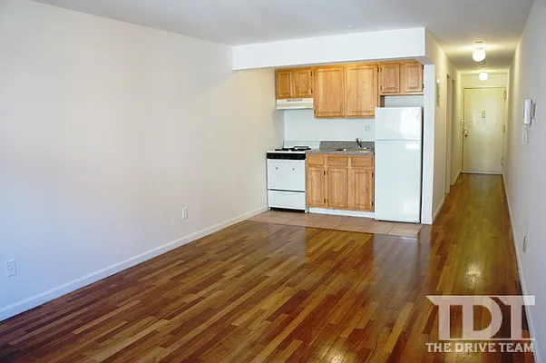 Rented by J Misrahi Realty Corp | media 32