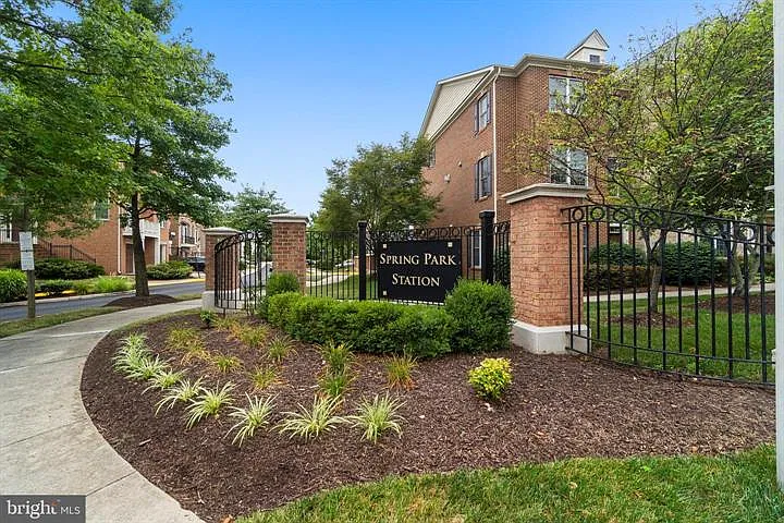 3 bed, 2052 sqft, $3,500 — Photo 3