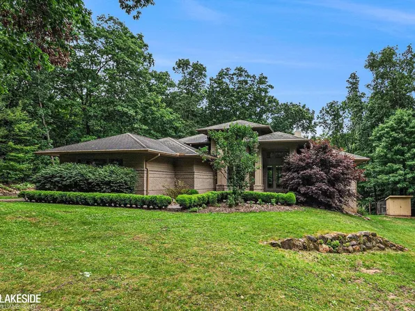 608 Killdeer Ct, Ortonville, MI 48462