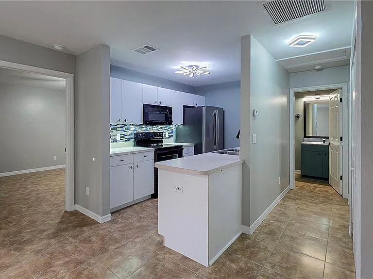 7319 Albany Rd — Photo 10