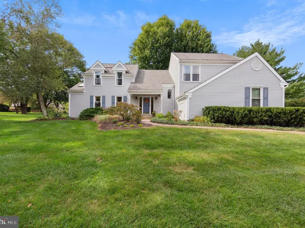 23 Heron Hill Dr, Downingtown, PA 19335