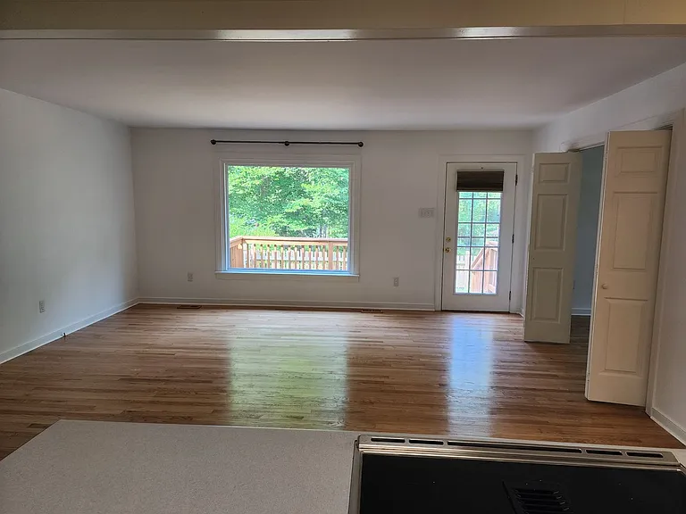 1407 Dispatch Rd — Photo 6