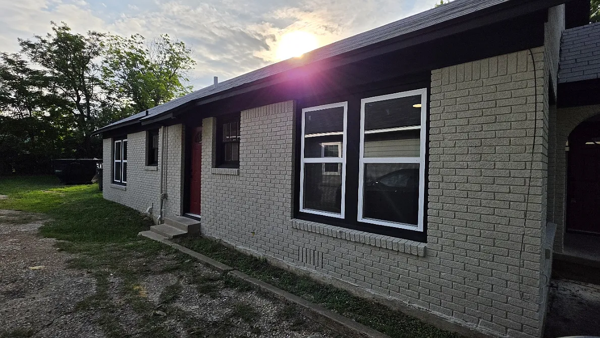 Building Photo - 526 N 16th St