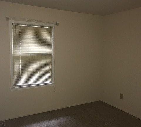 2nd image of 2904 Regents Park Ln