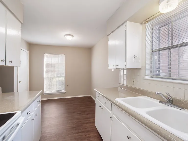 2551 San Pedro Ave #201 — Photo 7