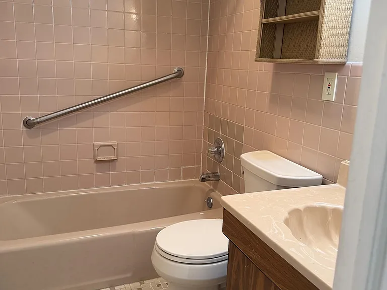 729 10th St #3D — Photo 4