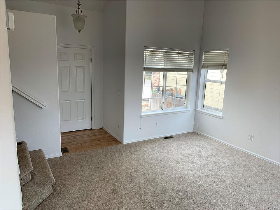 m♥ Hey.I've done alot of diamond painting in the past three