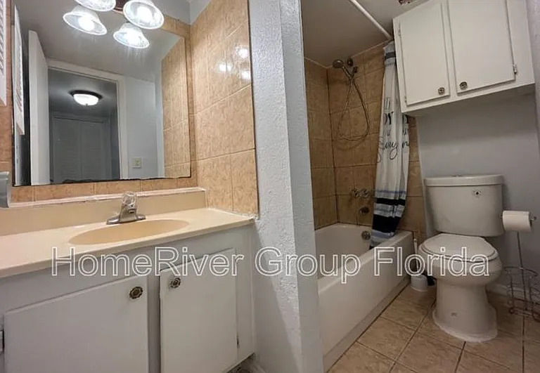 9011 Westchester Cir #D — Photo 7