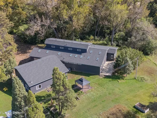 311 S Park St, Hebron, ND 58638