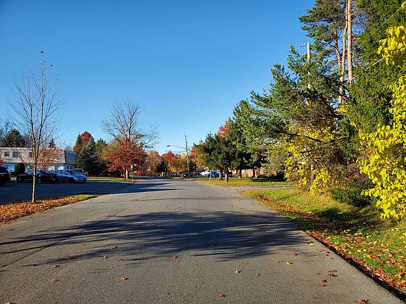 4th image of 16 Vermont View Dr