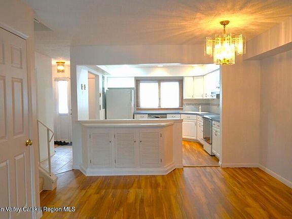 4th image of 109 Knollwood Terrace