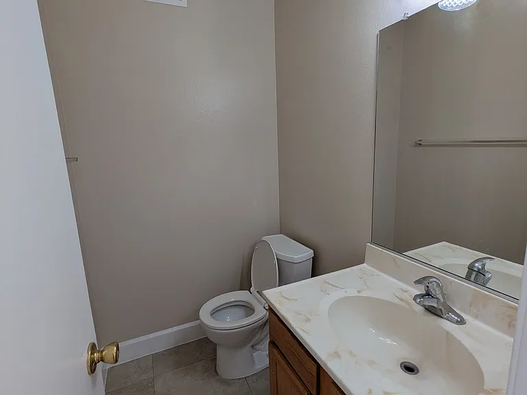 1420 E Stearns Ave #3 — Photo 9
