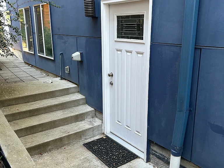 11737 Durland Ave NE — Photo 3