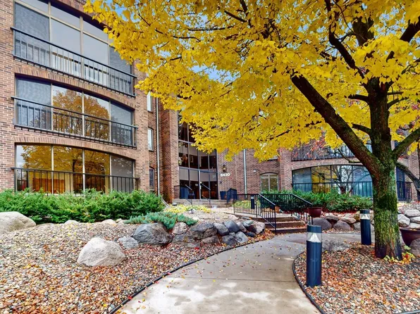 8430 Pennsylvania Rd APT 213, Bloomington, MN 55438