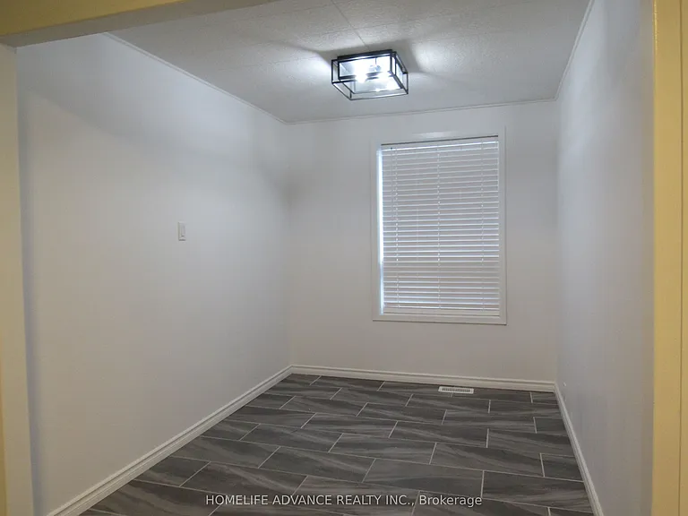14 Graham Ave S — Photo 10