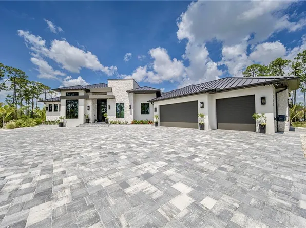 9240 Falcon Ct, Venice, FL 34293
