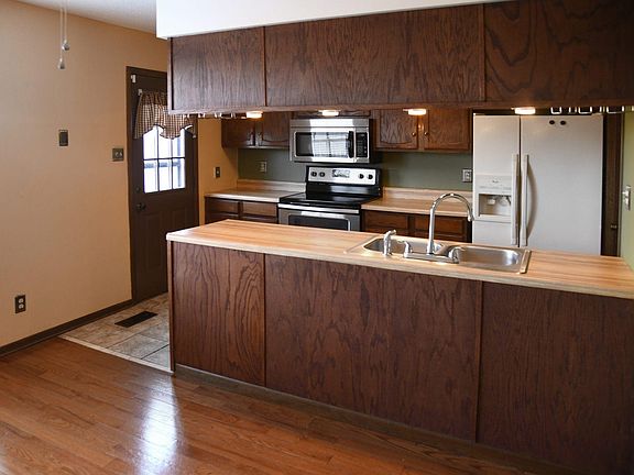 5th image of 9113 Parktop Ln APT C