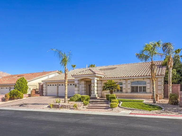 6299 Pale Pavilion Ave — Photo 2