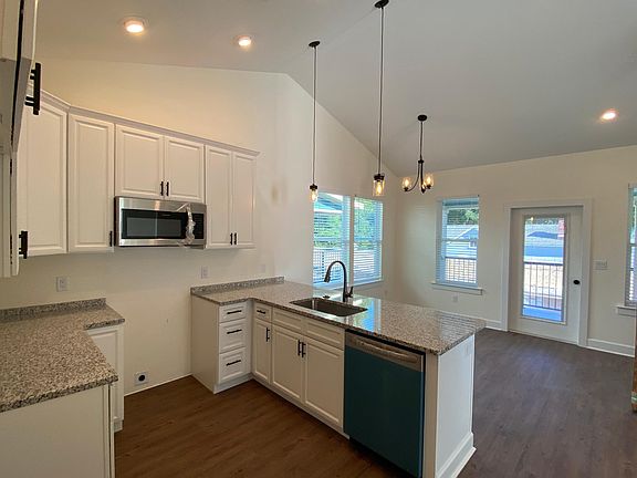 4th image of 305 NW 5th Ave #B