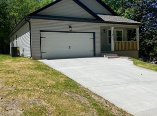 67 Lookout Dr, Rossville, GA 30741