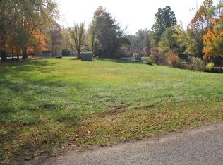 70492 Beach Dr, Edwardsburg, MI 49112