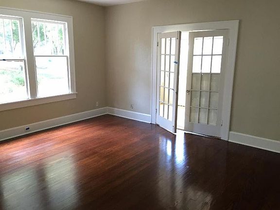 4th image of 610 23rd Ave N