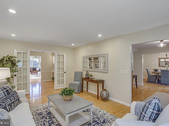 4th image of 5236 Herzell Woods Ct