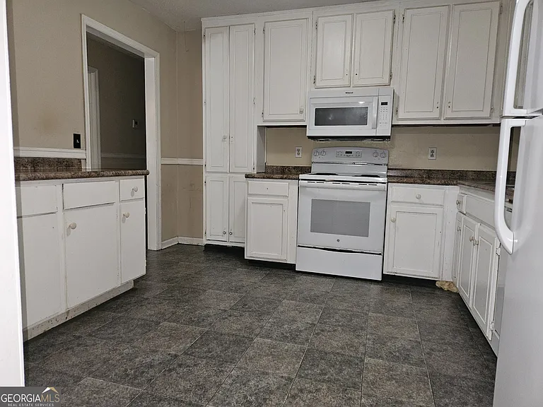 214 John Paul Ave — Photo 11
