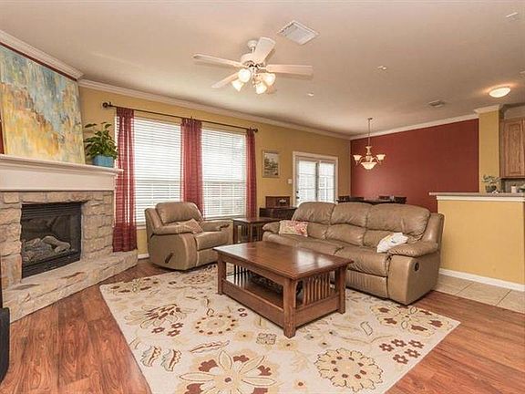 2nd image of 1101 Parmer Ln Unit 123
