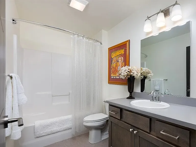 207 Main St #D — Photo 2