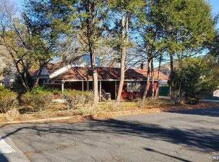 342 Brookside Ave, Cresskill, NJ 07626