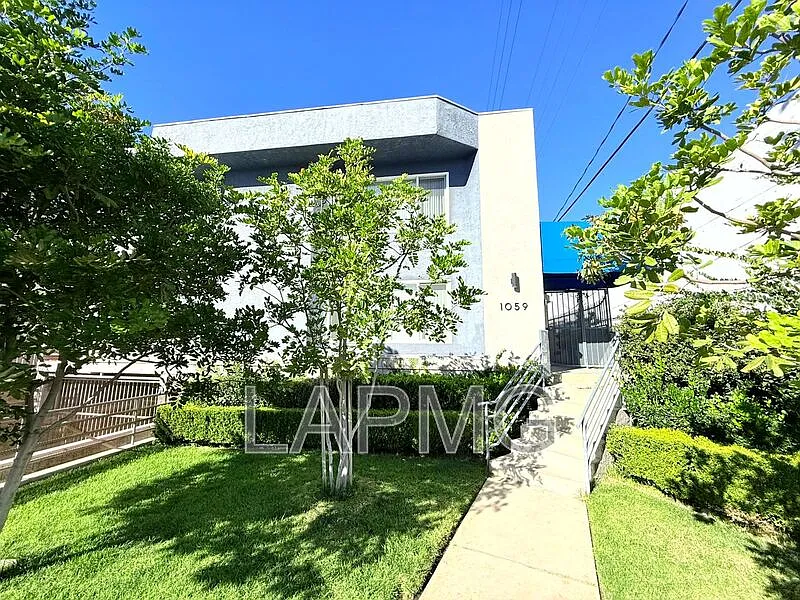 2 bed, 2.0 bath, $2,450 — Photo 4