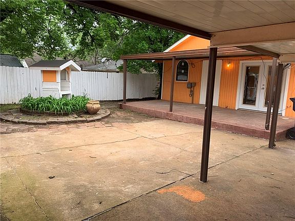 4th image of 738 SE 34th St